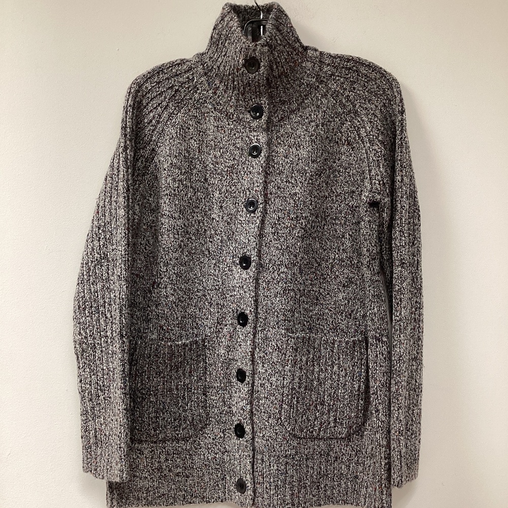 Beautiful confetti turtle neck buttons cardigan